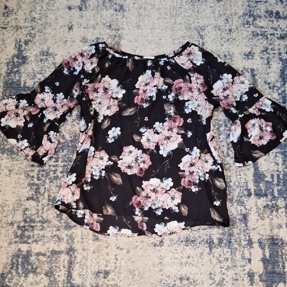 Oddy Women's Black Floral Blouse With Bell Sleeves Size 1XL